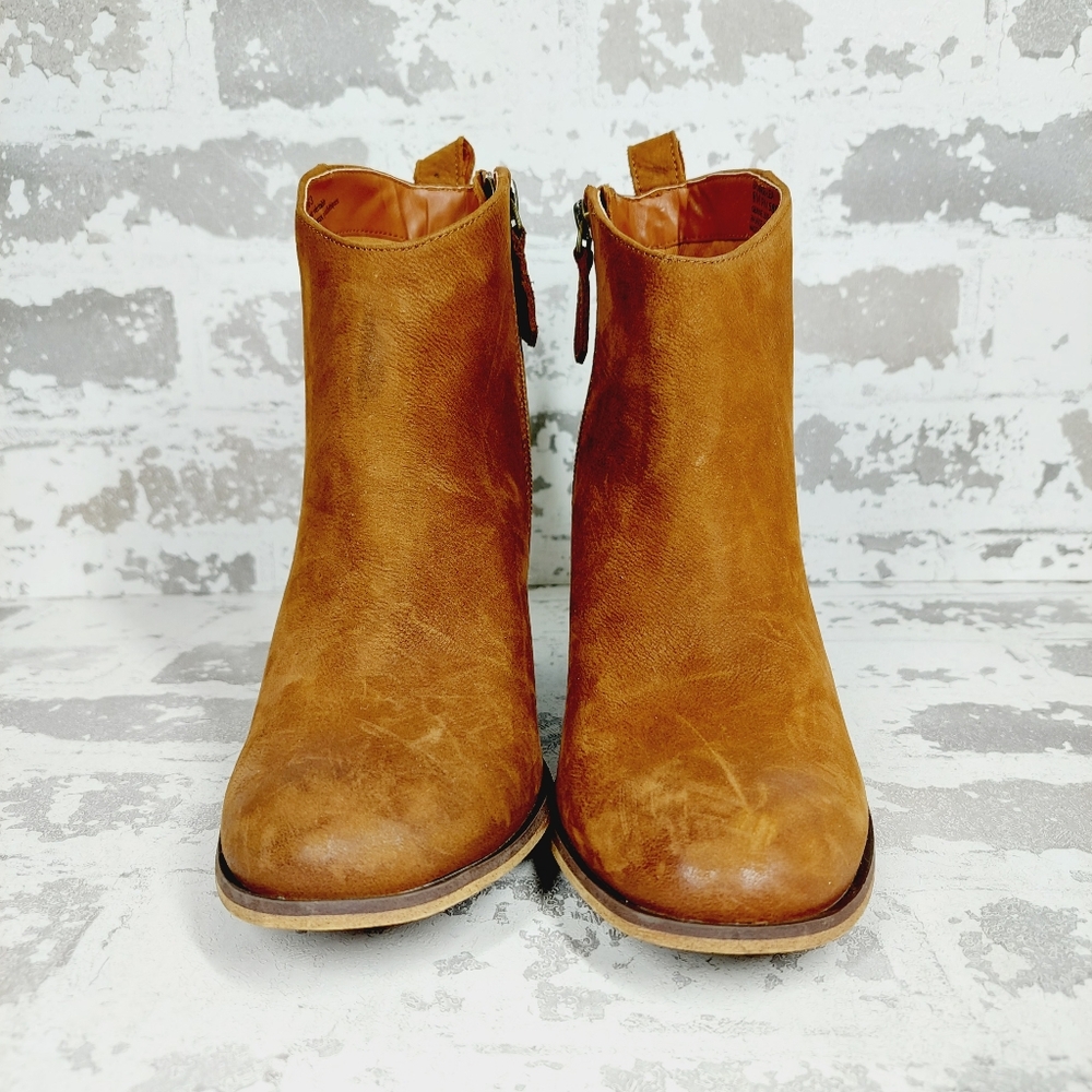 New BP Lance Brown Leather Block Heel Round Toe Ankle Bootie V19 - Picture 3 of 11